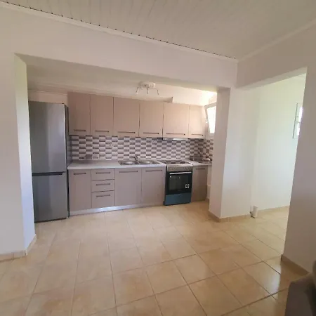 Bella De Lux Apts Ипсос